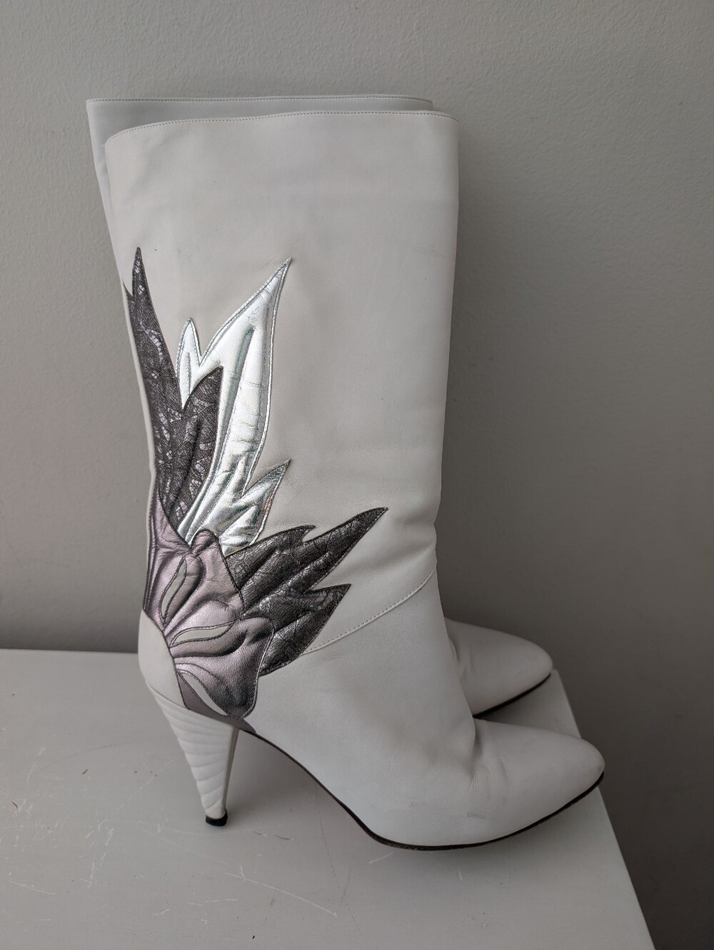 Vintage Michael Toschi White Metallic Wing Heeled Western Boots Size 37.5